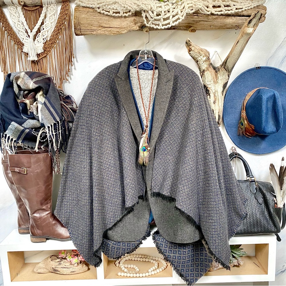 Made in Italy Wool Reversible boho cape/body wrap w western cottage core vibe - Picture 1 of 10